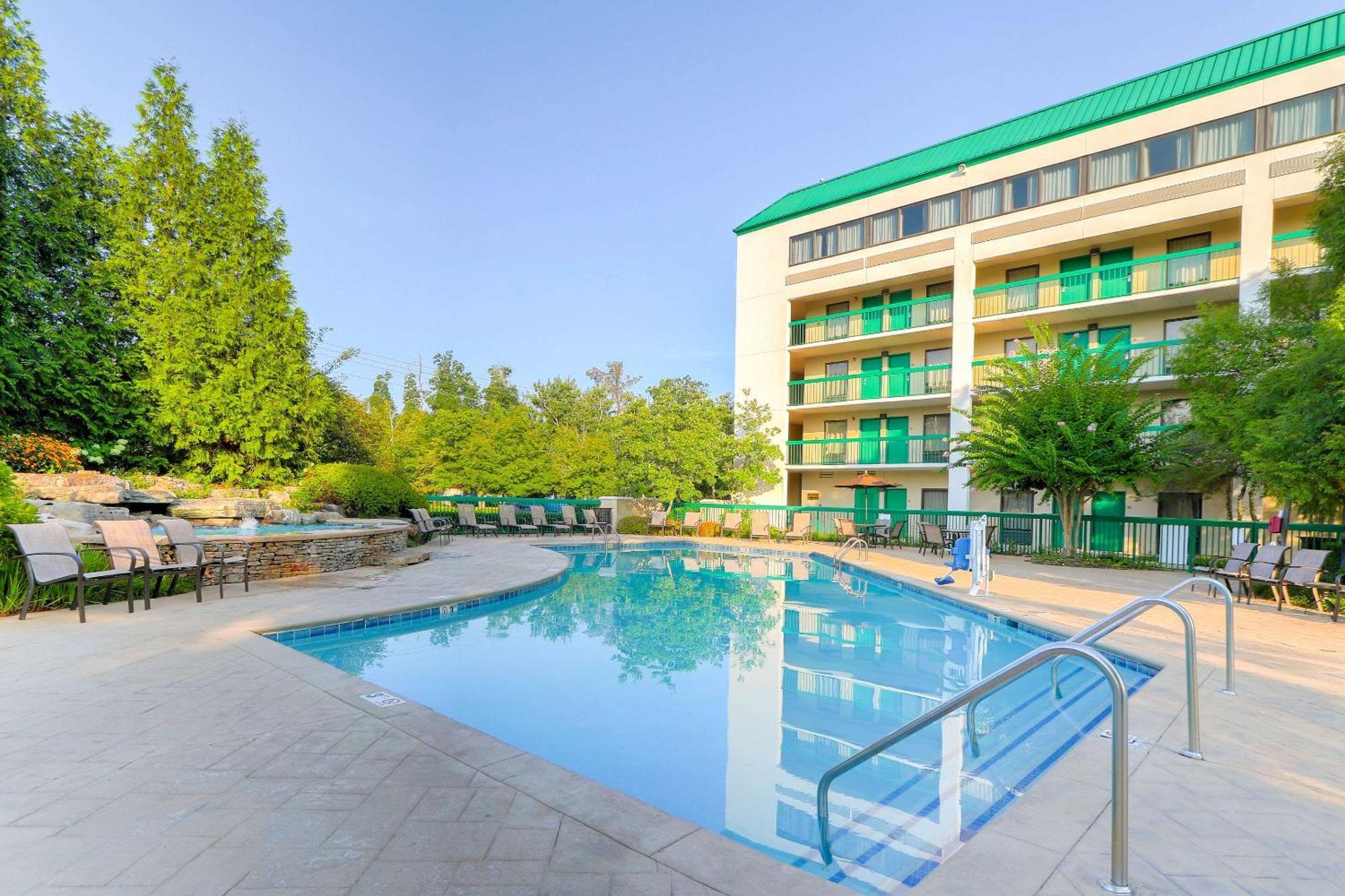 Quality Inn Near The Island Pigeon Forge Exteriér fotografie