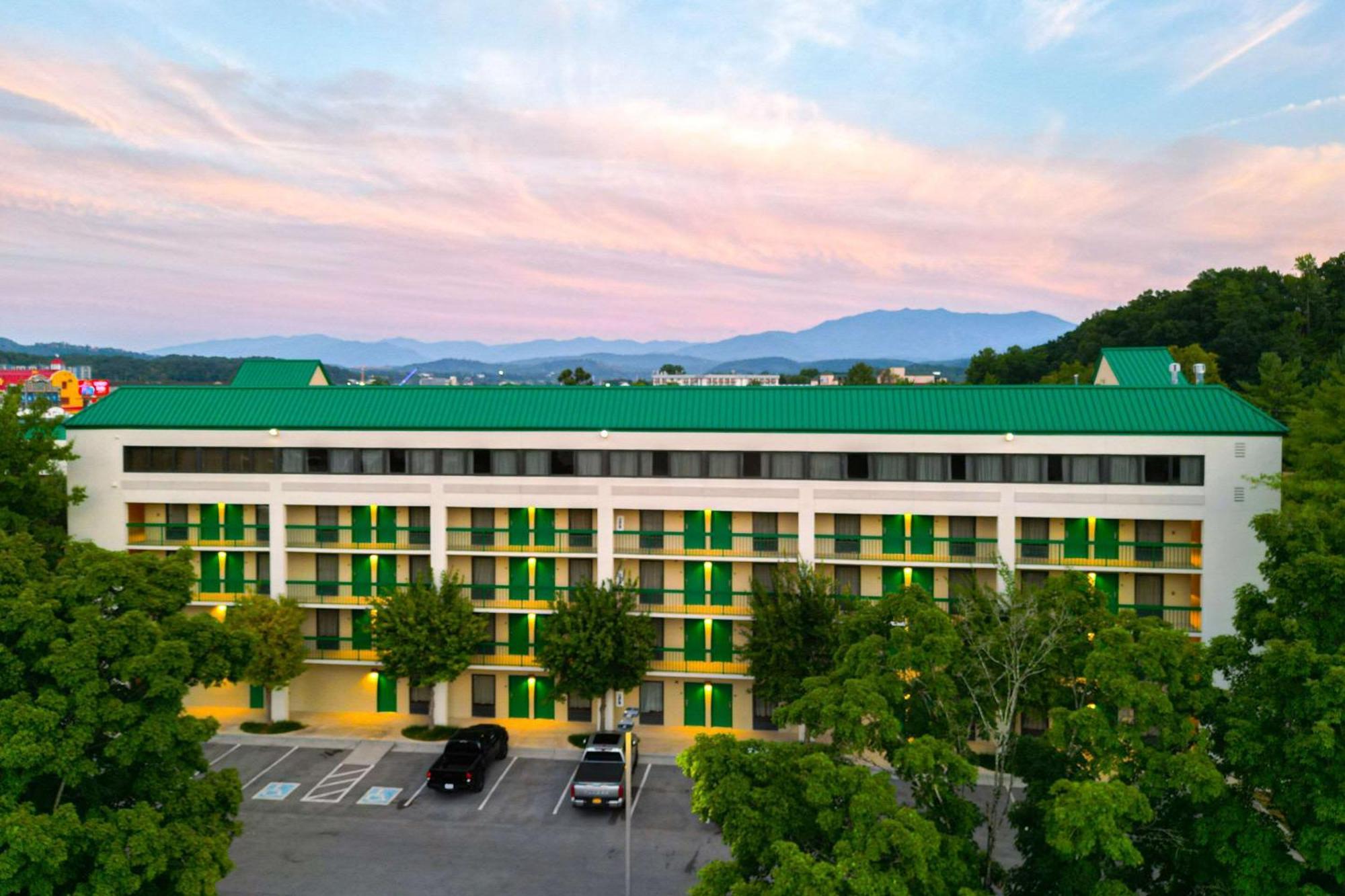 Quality Inn Near The Island Pigeon Forge Exteriér fotografie