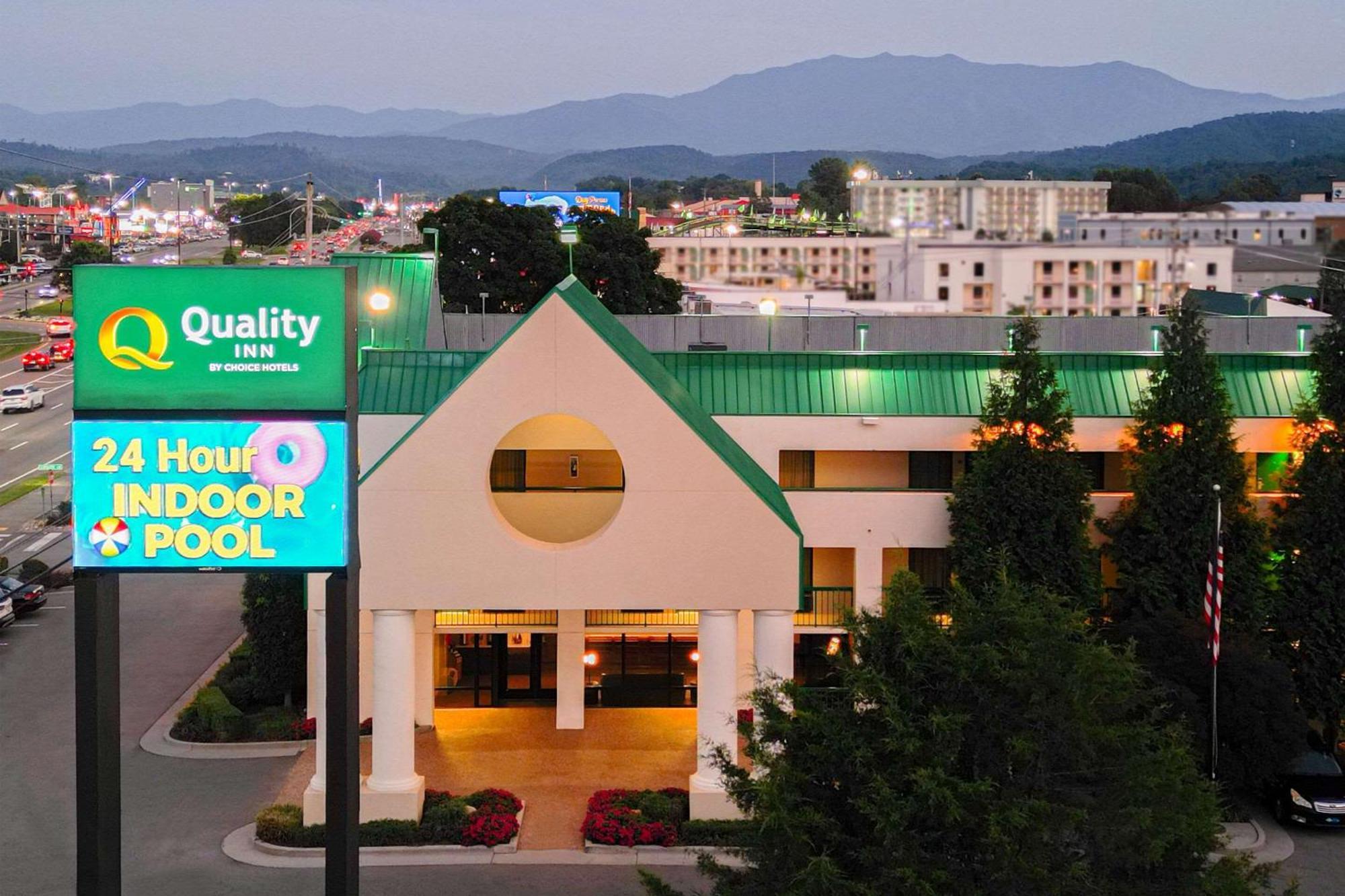 Quality Inn Near The Island Pigeon Forge Exteriér fotografie